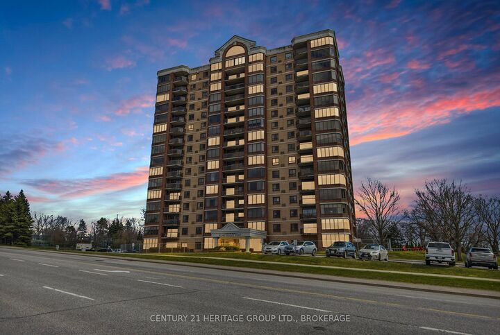 Property Photo:  1000 King Street W 1202  ON K7M 8H3 