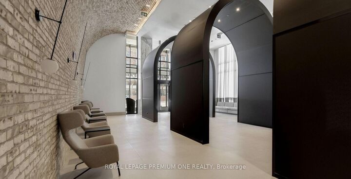 Property Photo:  285 Dufferin Street W 430  ON M6K 1E6 