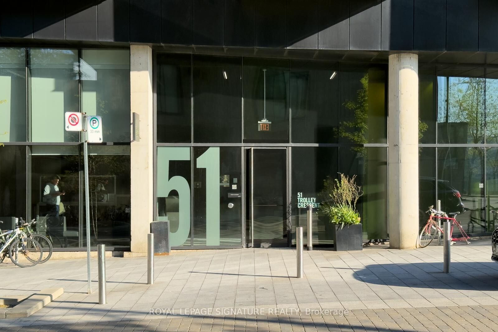 Property Photo:  51 Trolley Crescent 506  ON M5A 0E9 