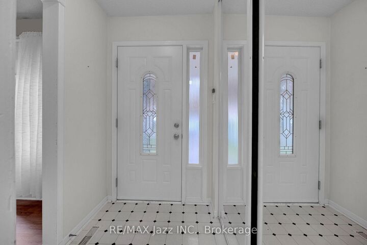 Property Photo:  292 Limerick Street  ON L1J 6K9 
