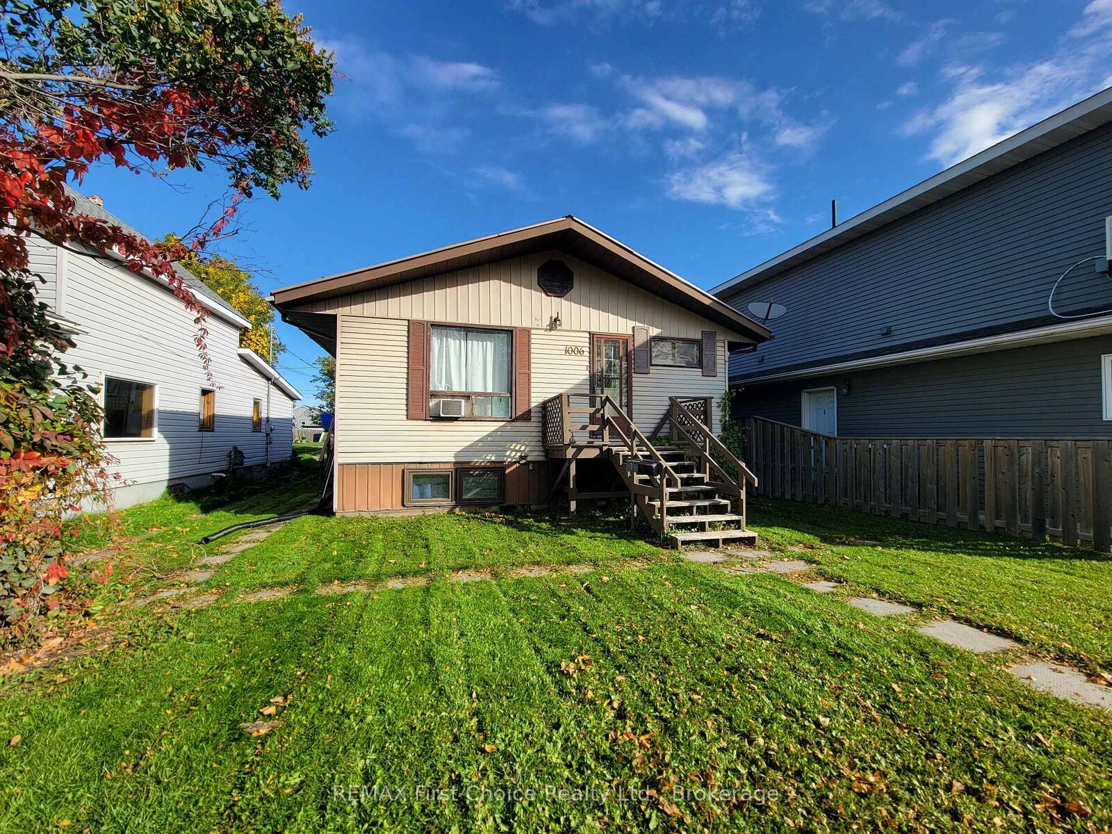 Photo de la propriété:  1006 Scott Street  ON P9A 1J5 