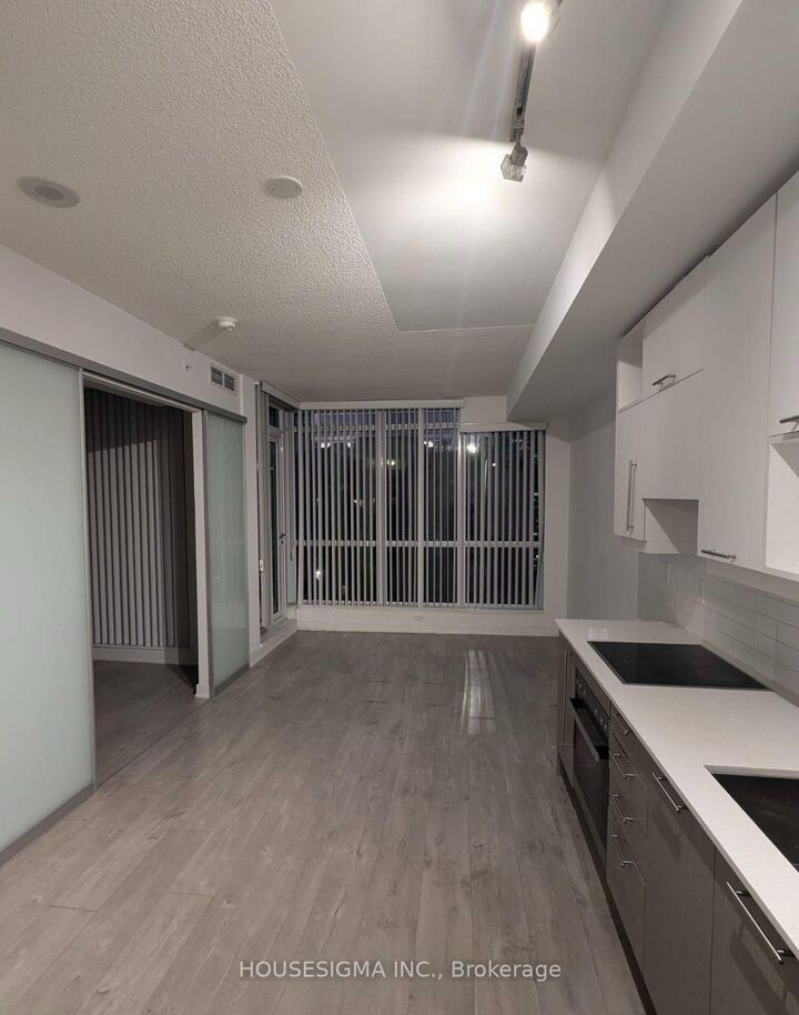 Property Photo:  30 Nelson Street 1403  ON M5V 0H5 
