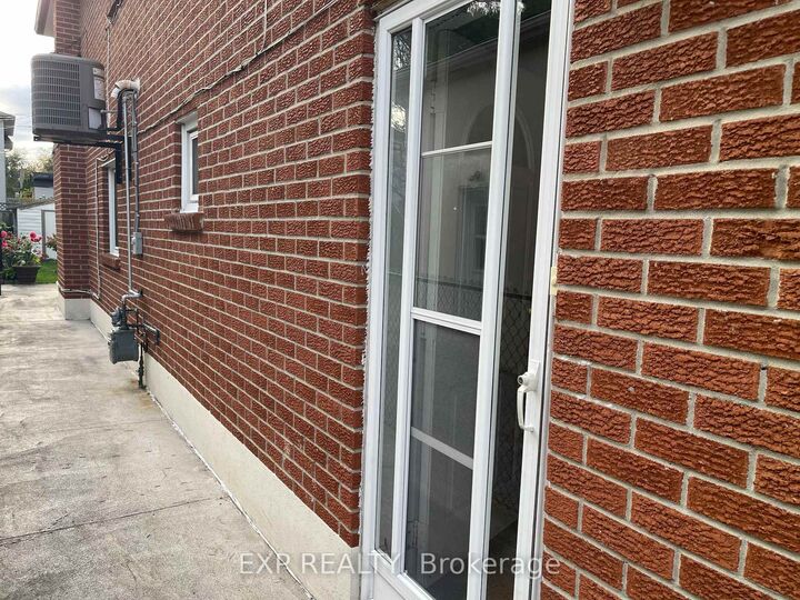 Property Photo:  94 Heale Avenue Ground Floor  ON M1N 3X8 