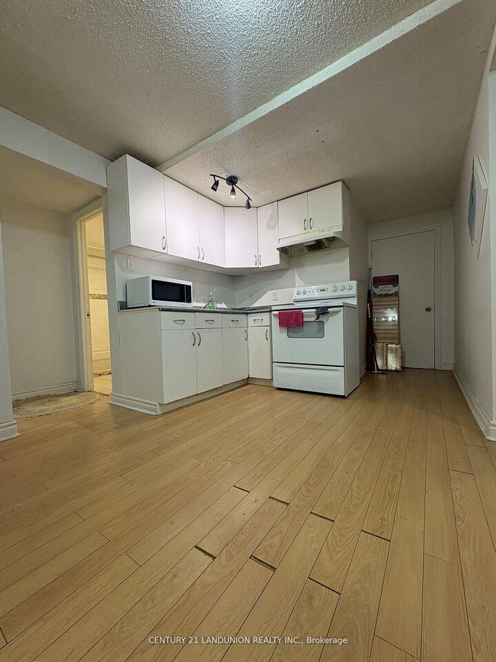 Property Photo:  Bsmt 48 48 Marchwood Crescent  ON L4C 8M4 