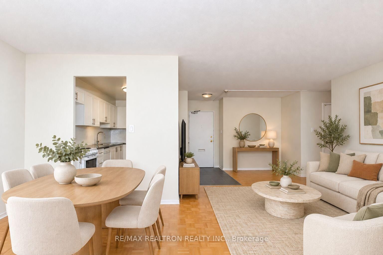 Property Photo:  6200 Bathurst Street 1110  ON M2R 2A3 