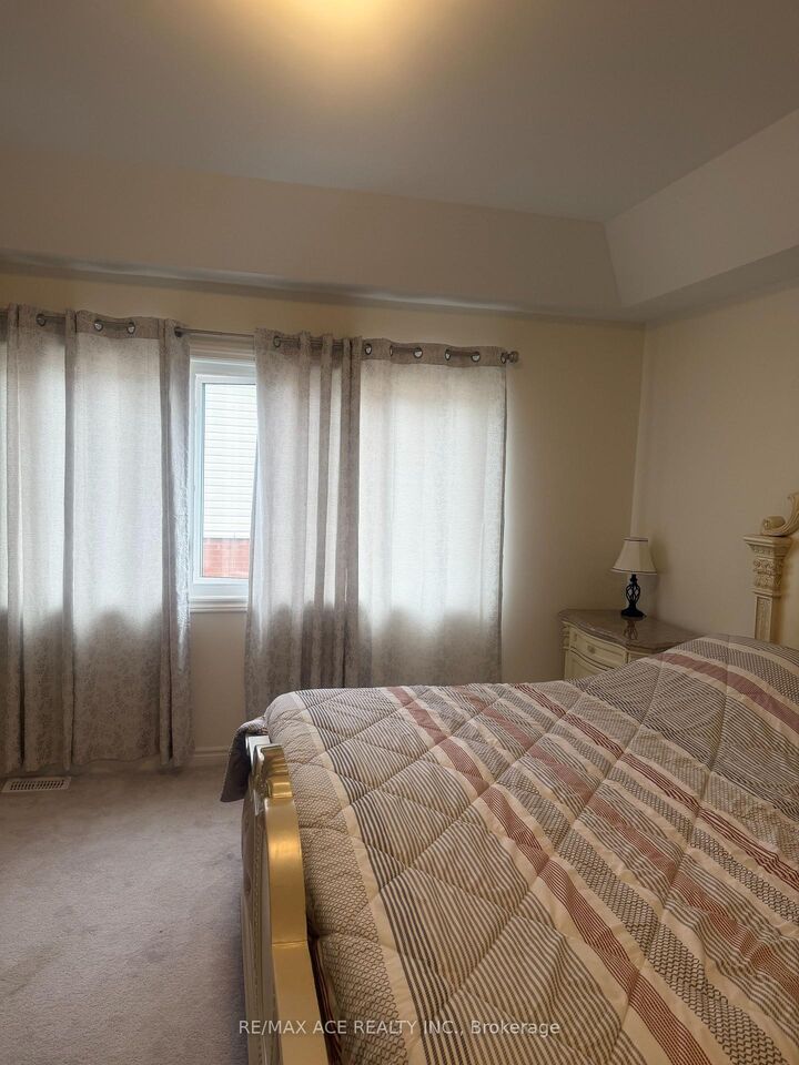 Property Photo:  94 Phoenix Boulevard  ON L9J 0R7 