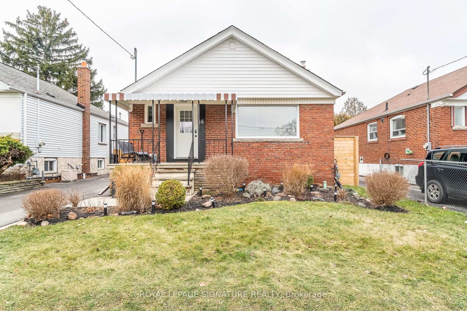 Property Photo:  46 Karnwood Drive Bsmt  ON M1L 2Z6 