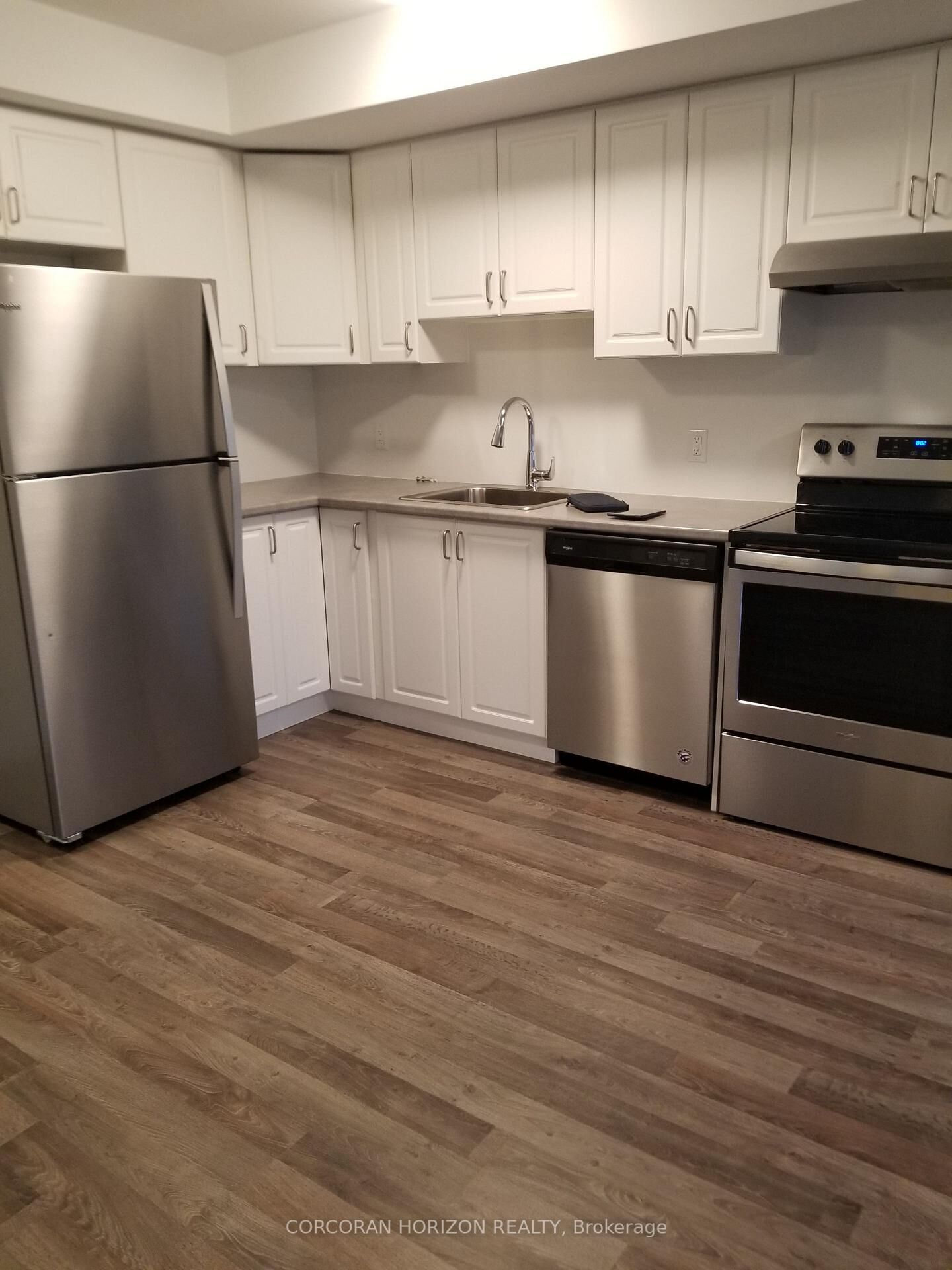Property Photo:  253 Broadway Street 203 (A1)  ON N4G 0H8 