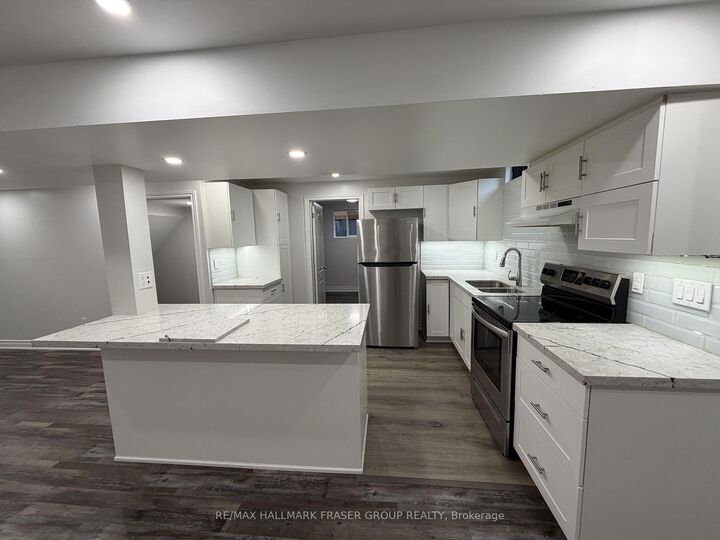 Property Photo:  33 Durness Avenue  ON M1B 4W4 