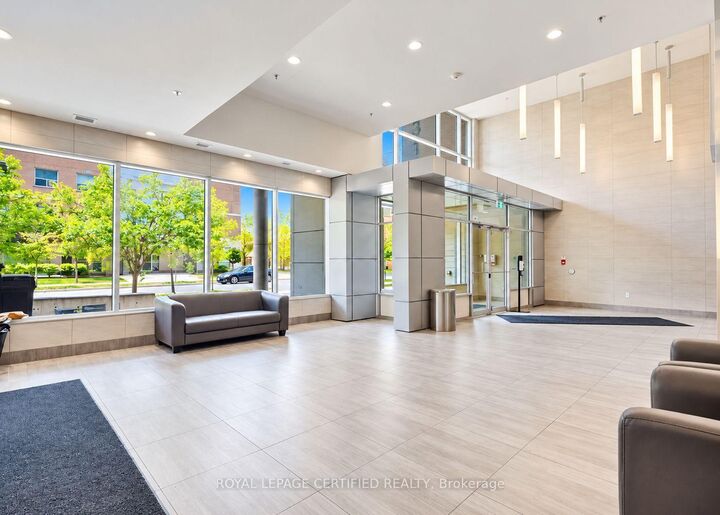 Property Photo:  318 Spruce Street S 1001  ON N2L 3M7 