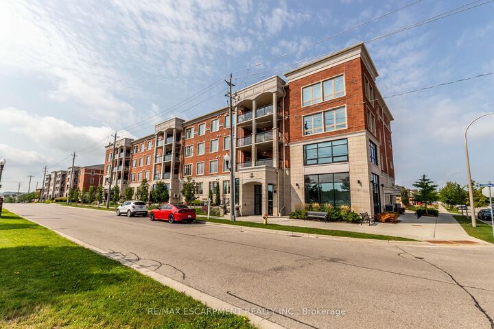 Property Photo:  175 Commonwealth Street 306  ON N2E 0G5 