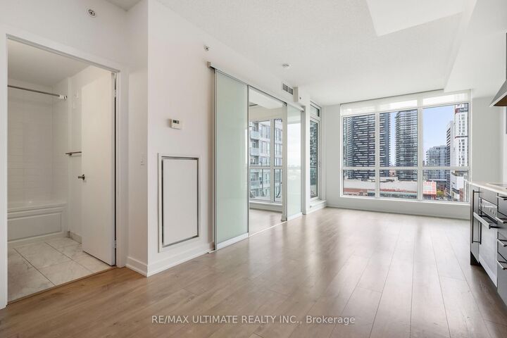 Property Photo:  199 Richmond Street W 1408  ON M5V 0H4 