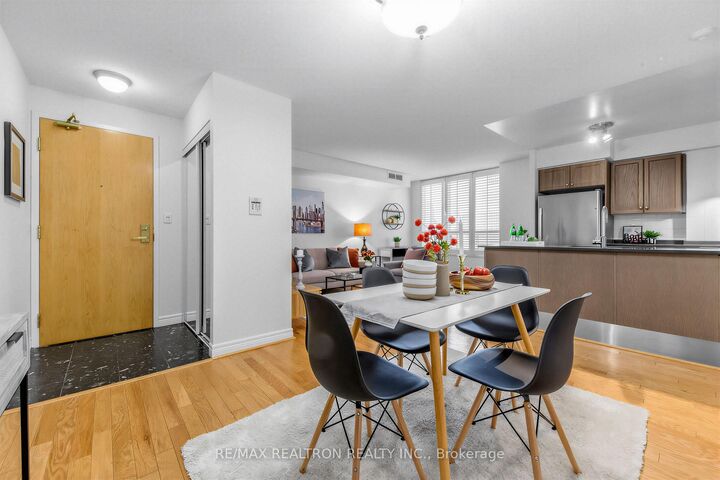 Property Photo:  43 Eglinton Avenue E 510  ON M4P 1A1 