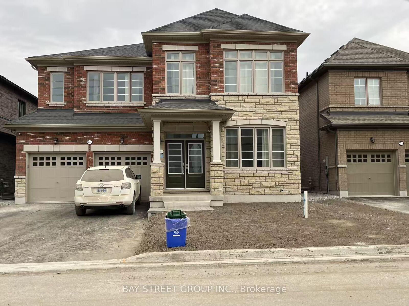 Property Photo:  49 Bud Leggett Cres Crescent Room 2  ON L4P 0B5 