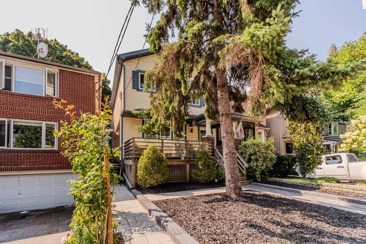 Property Photo:  15 Battenberg Avenue  ON M4L 1J7 