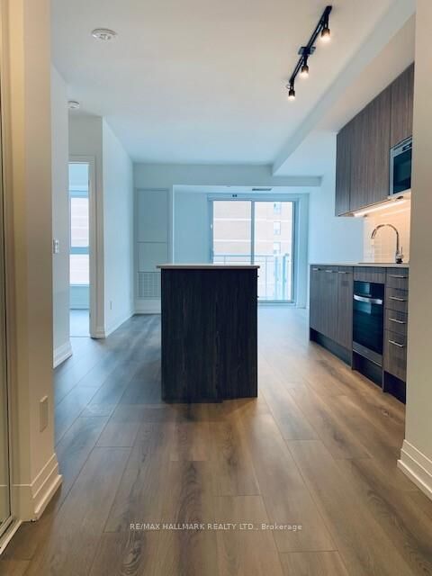 Property Photo:  286 Main Street 1605  ON M4C 4X4 