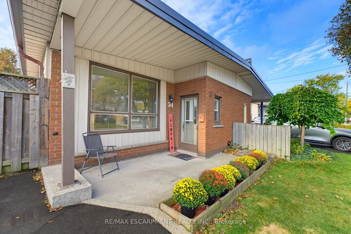 Property Photo: 34 Fielding Crescent ON L8V 2P5