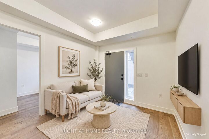 Property Photo:  1095 Douglas McCurdy Drive 156  ON L5G 0C6 