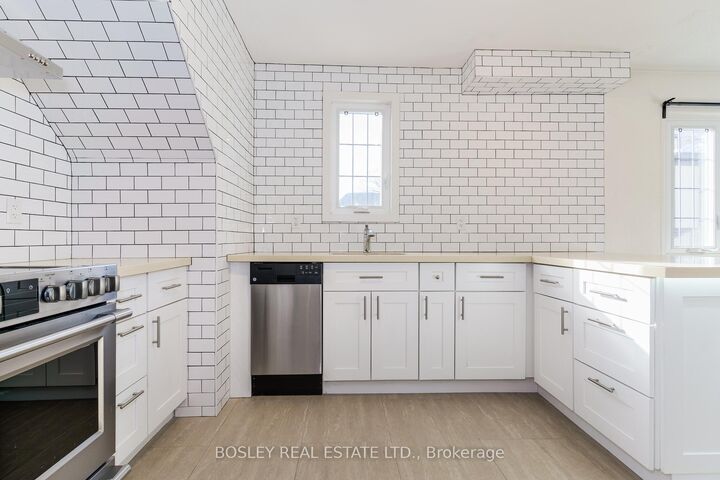 Property Photo:  308 S Kingsway Road 5  ON M6S 3T9 