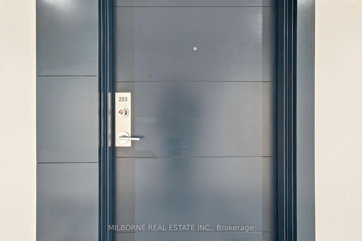 Property Photo:  75 James Street S 203  ON L8P 2Y9 