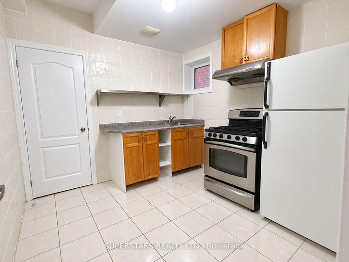 Property Photo:  11 Zeng Cheng Drive Basement  ON L6C 0T6 