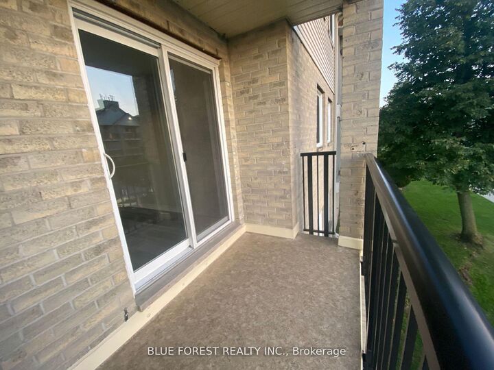 Property Photo:  737 Deveron Crescent 201  ON N5Z 4X9 