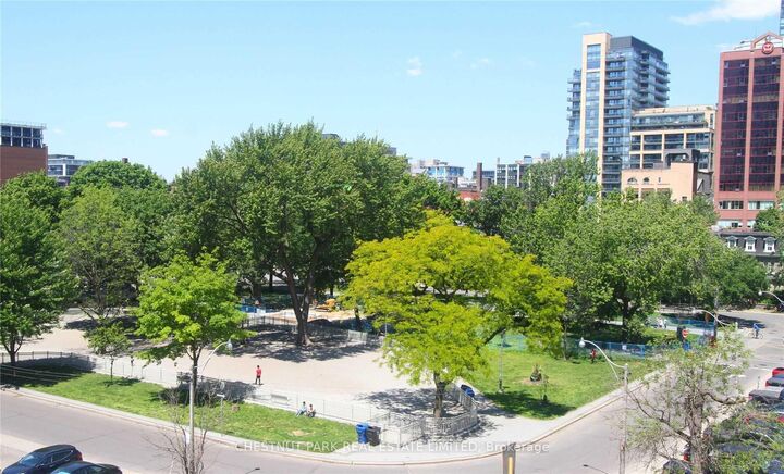 Property Photo:  352 Front Street W 1711  ON M5V 0K3 