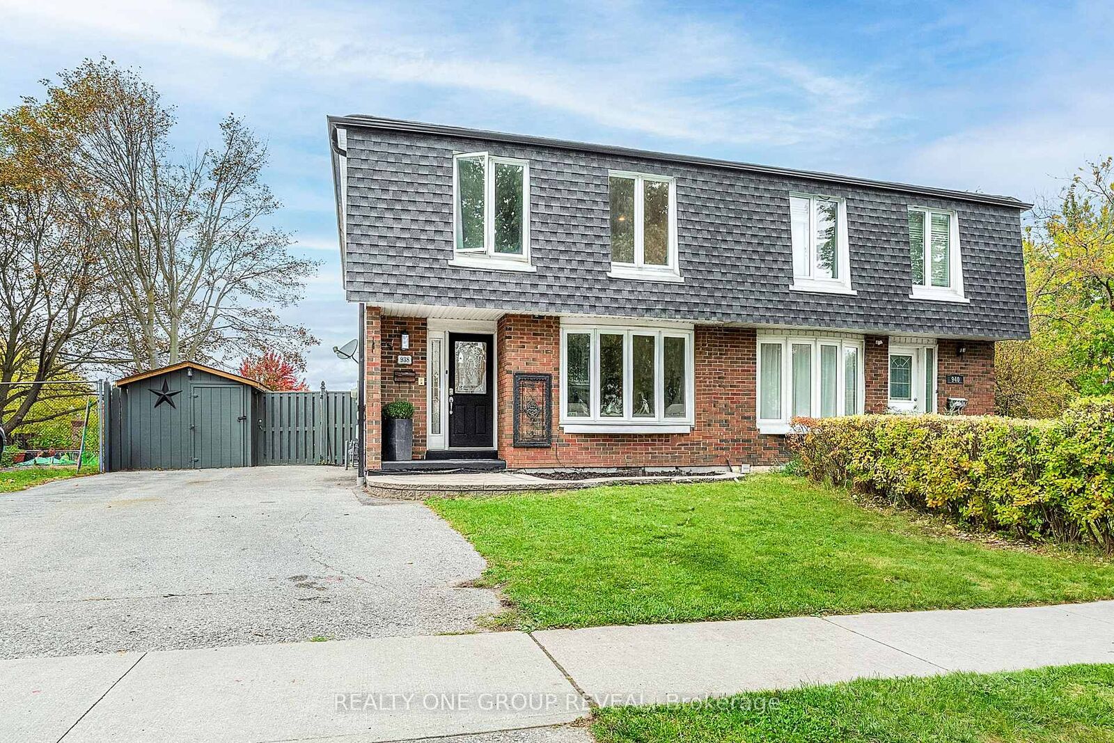 Property Photo:  938 Harding Street  ON L1N 1Y7 