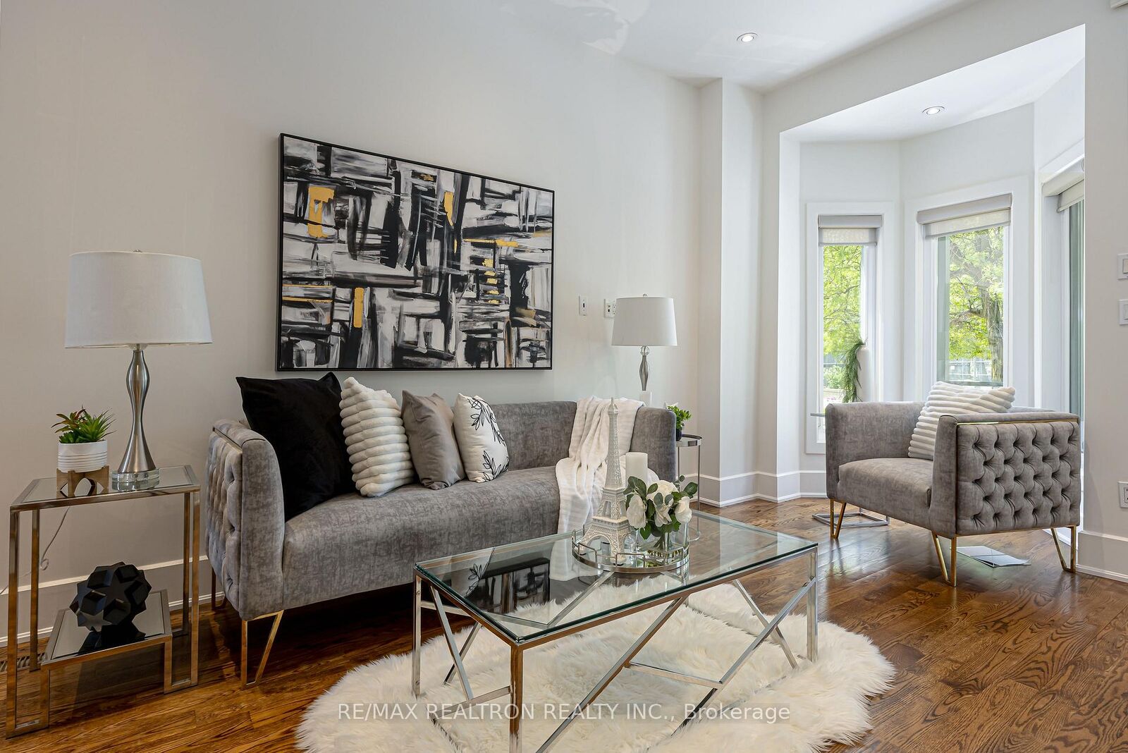 Property Photo:  93 Walnut Avenue  ON M5V 2S1 