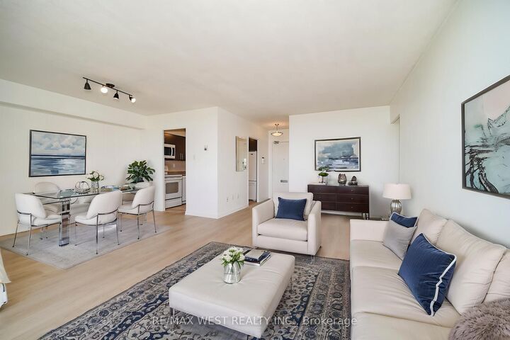 Property Photo:  551 The West Mall N/A 803  ON M9C 1G7 