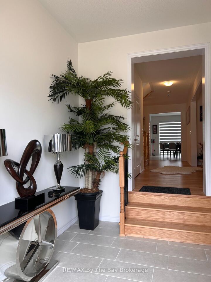Property Photo:  46 Rosanne Circle  ON L9Z 0N3 