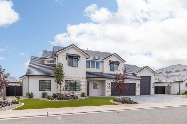 Property Photo:  2628 E Moorland Dr  UT 84790 