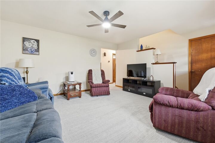 Property Photo:  633 Spencer Ave  PA 16146 