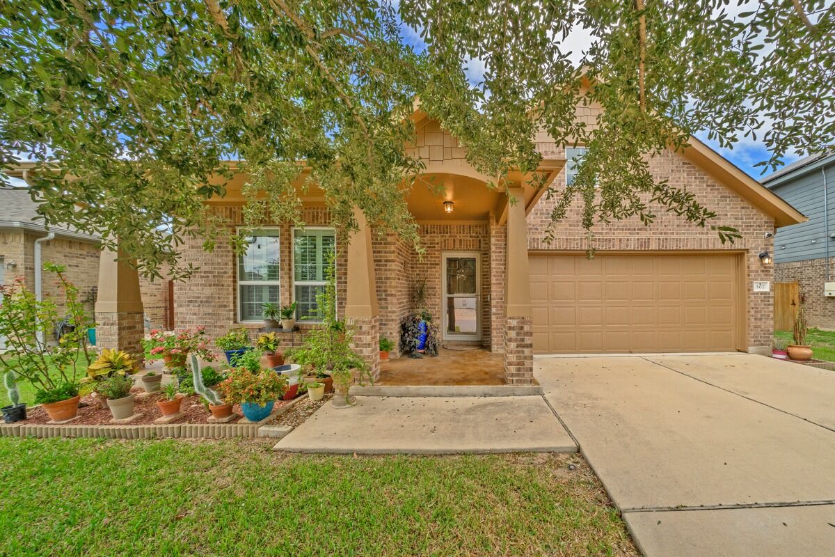 Property Photo: 507 Field Corn Lane TX 78666