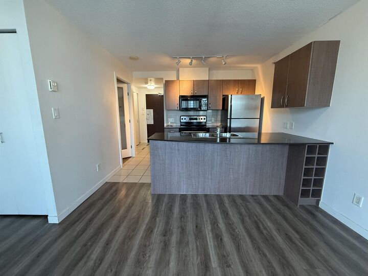 Property Photo:  610 Granville Street 1212  BC V6C 3T3 
