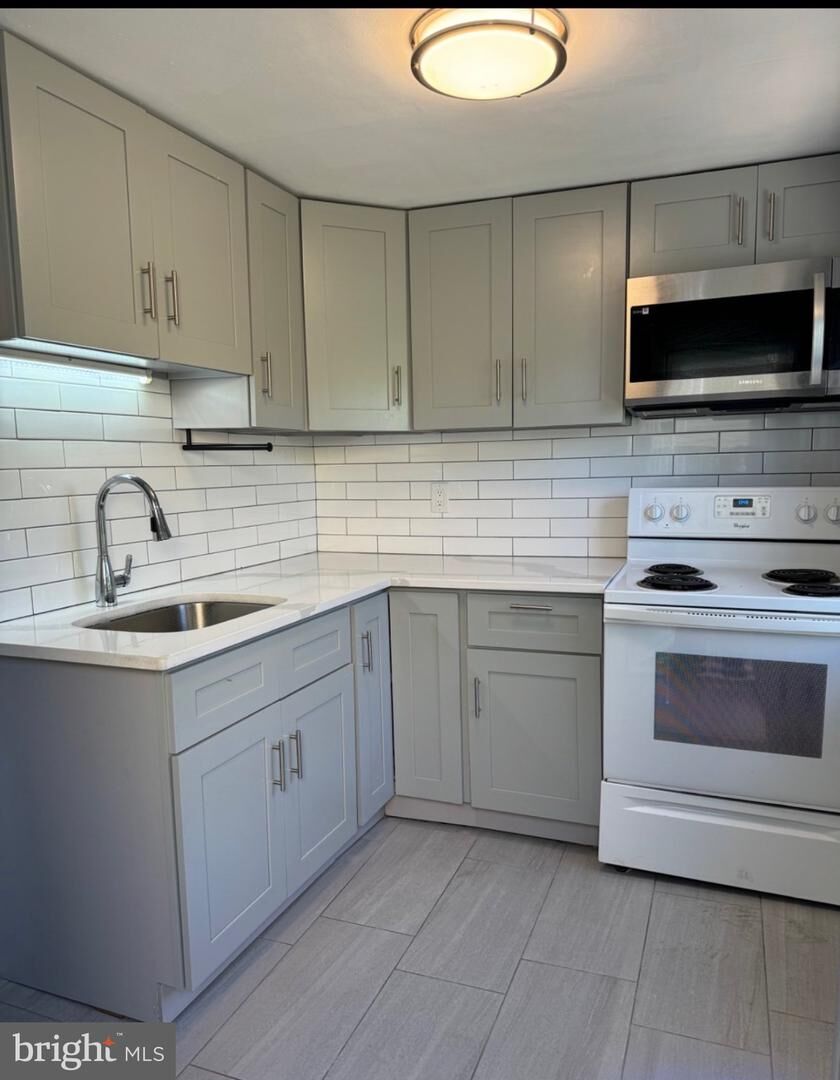Property Photo:  1850 E Westmoreland Street  PA 19134 