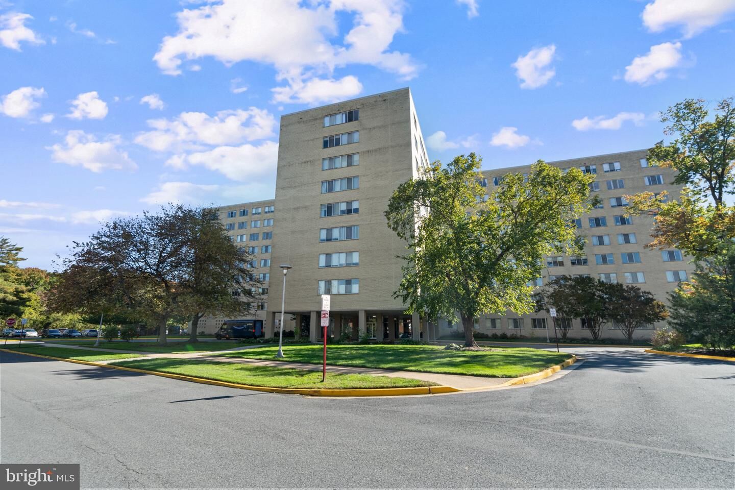 Property Photo:  6621 Wakefield Drive 701  VA 22307 