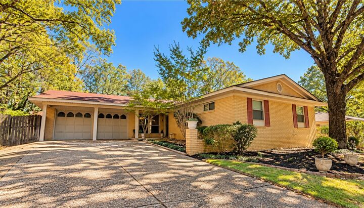 Property Photo:  7604 Flintrock  AR 72116 