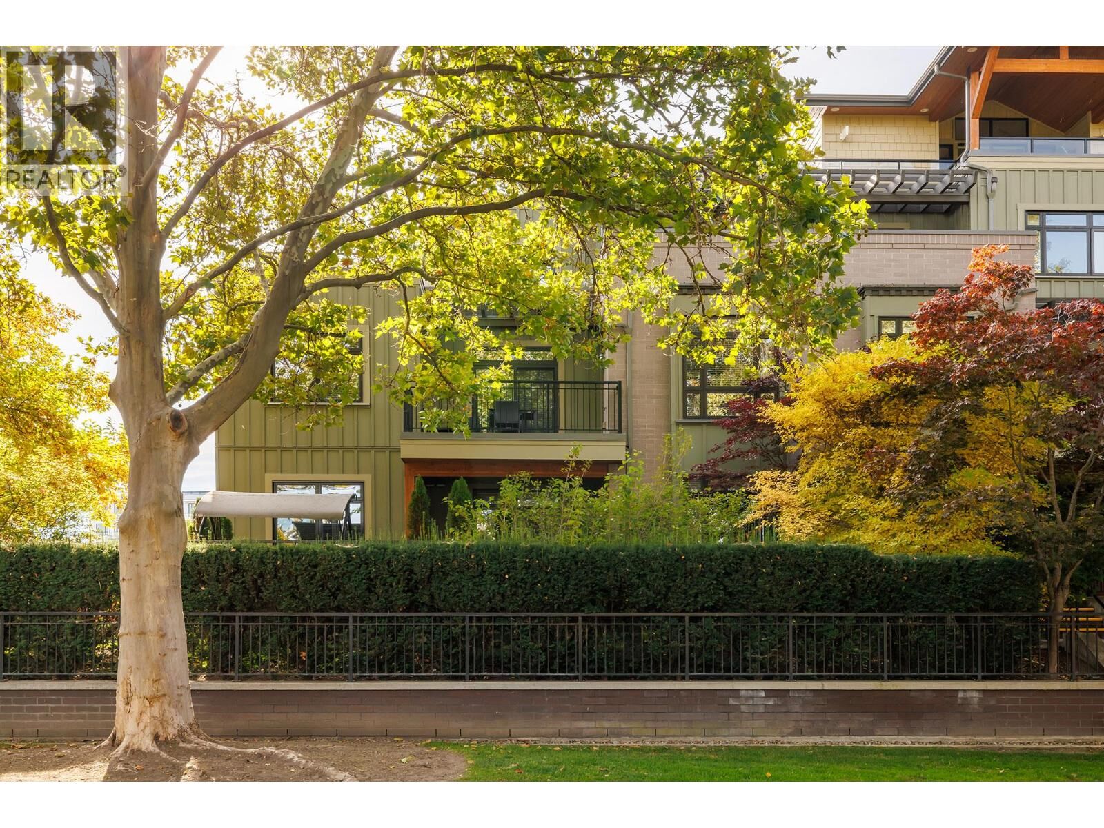 Property Photo: 2901 Abbott Street 103 BC V1Y 1G7