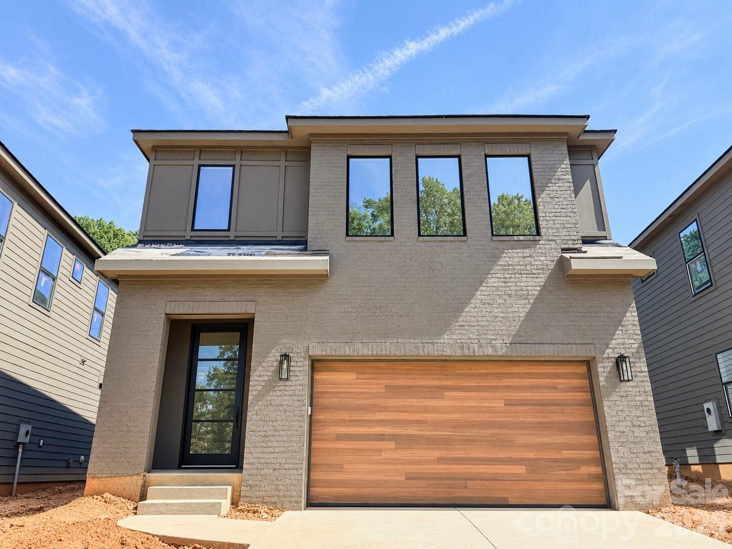 Property Photo: 725 E 28th Street NC 28205