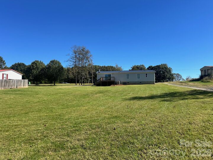 Property Photo: 1435 Shinnville Road NC 27013