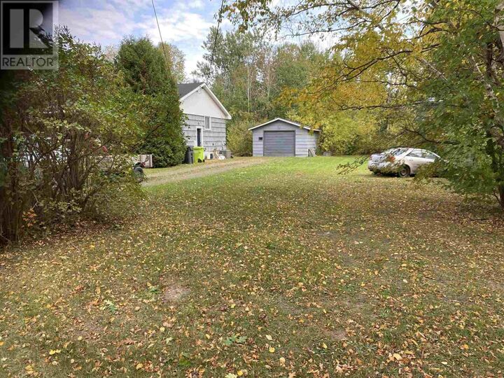 Property Photo:  72 South Eden St  ON P6C 5N5 