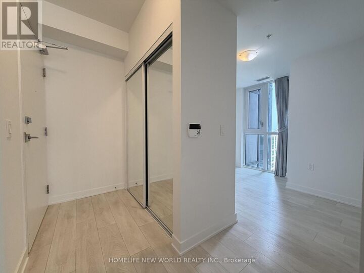Property Photo:  75 Oneida Crescent 1210  ON L4B 0H3 