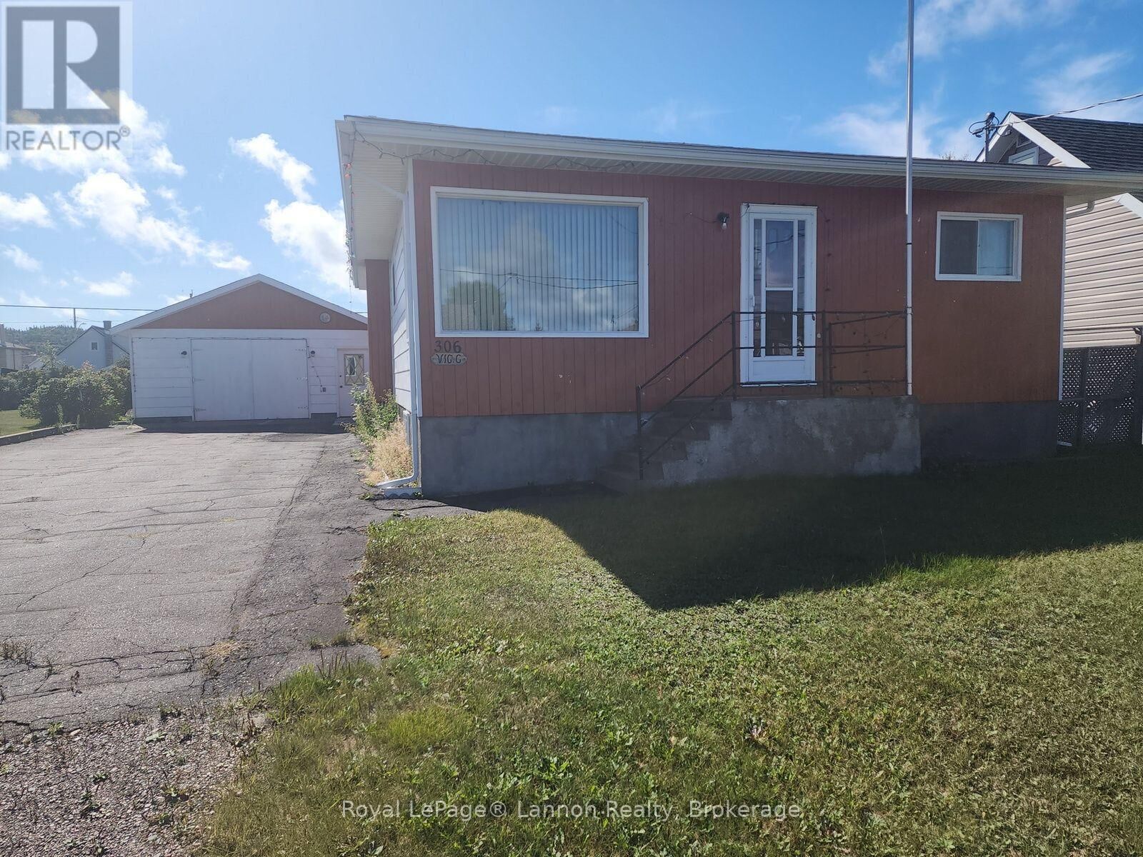 Property Photo:  306 Walker Street East  ON P0T 2S0 