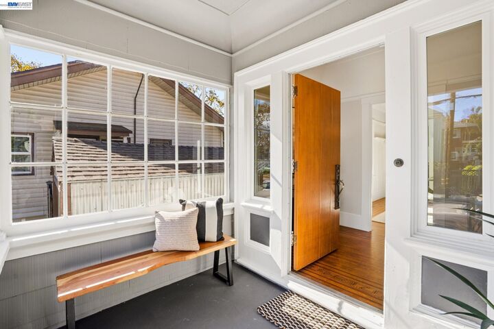 Property Photo:  1407 Pearl St  CA 94501 
