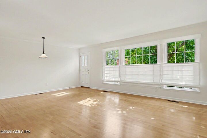 Property Photo:  102 Valley Road Unit 20  CT 06807 
