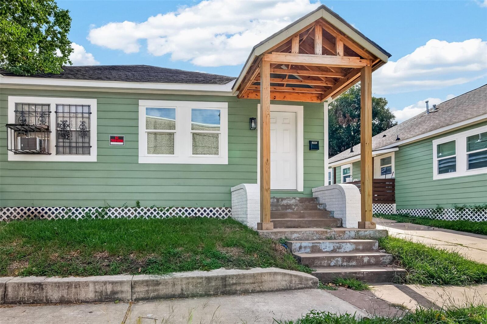 Property Photo: 5140 Polk St TX 77023