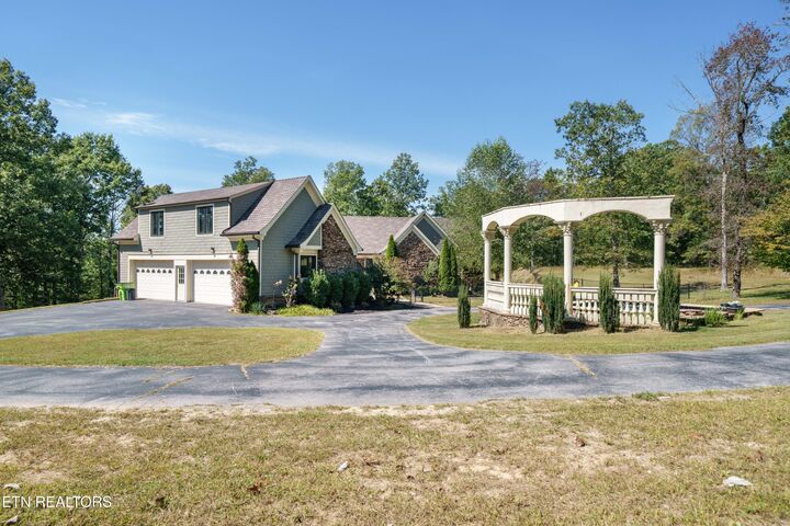 Property Photo: 684 Randolph Rd TN 38571