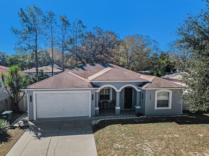 Property Photo: 1239 Vista Way FL 33755