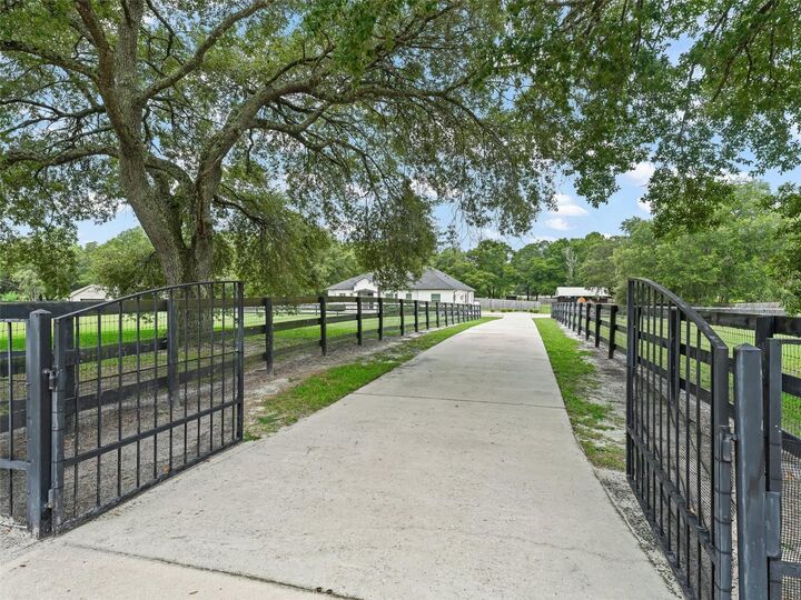 Property Photo:  1960 NW 73rd Terrace  FL 34482 